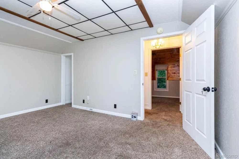 172 Higgins Street Lapeer City, MI 48446