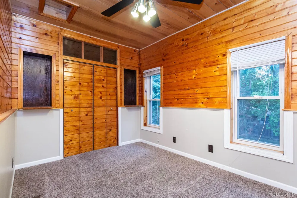 172 Higgins Street Lapeer City, MI 48446
