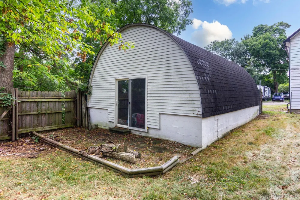 172 Higgins Street Lapeer City, MI 48446