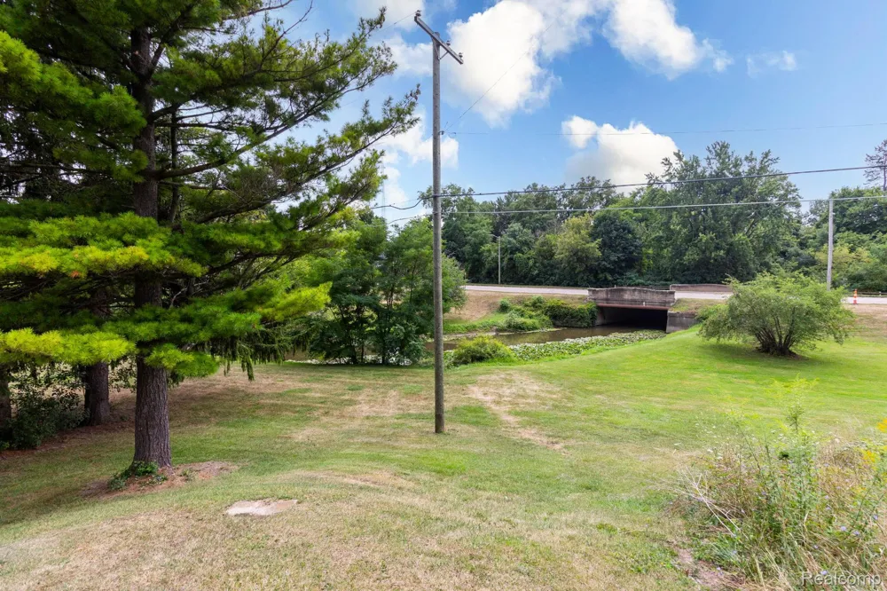 172 Higgins Street Lapeer City, MI 48446