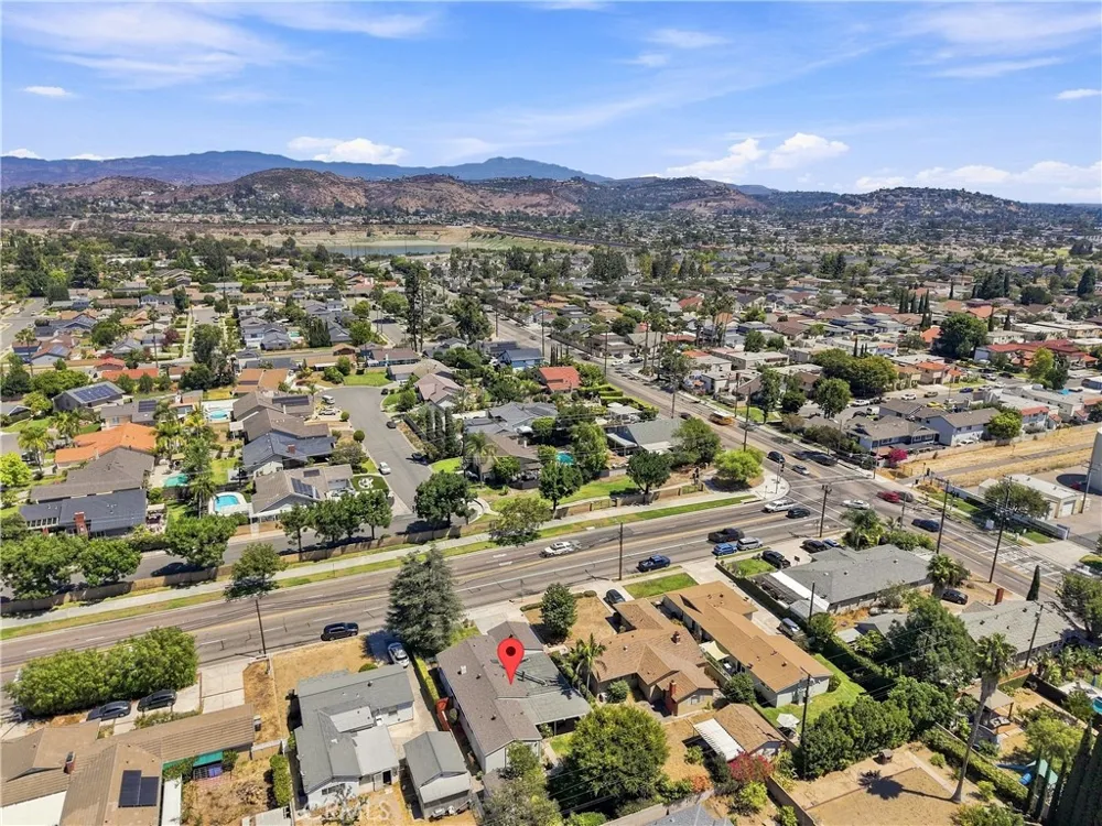 942 Wanda Orange, CA 92867