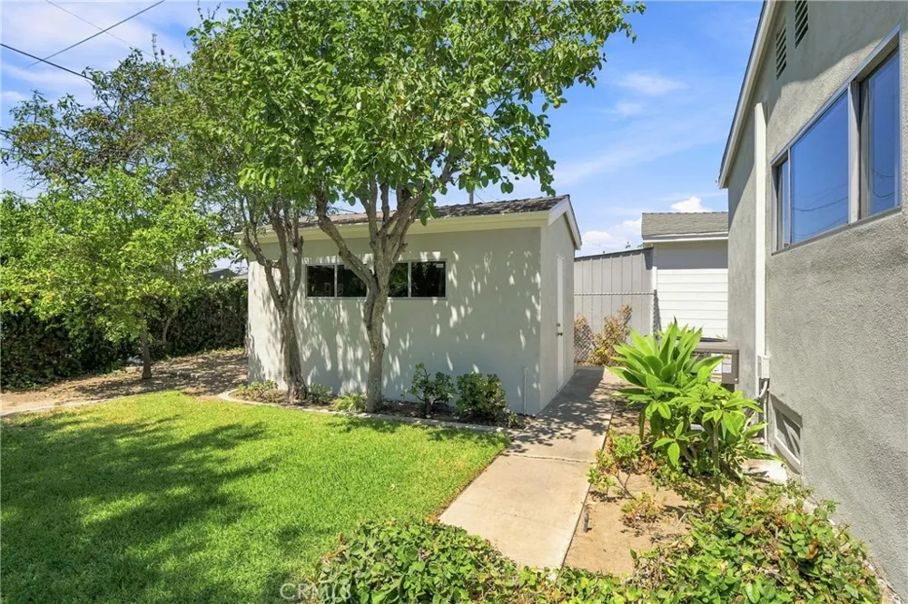 942 Wanda Orange, CA 92867