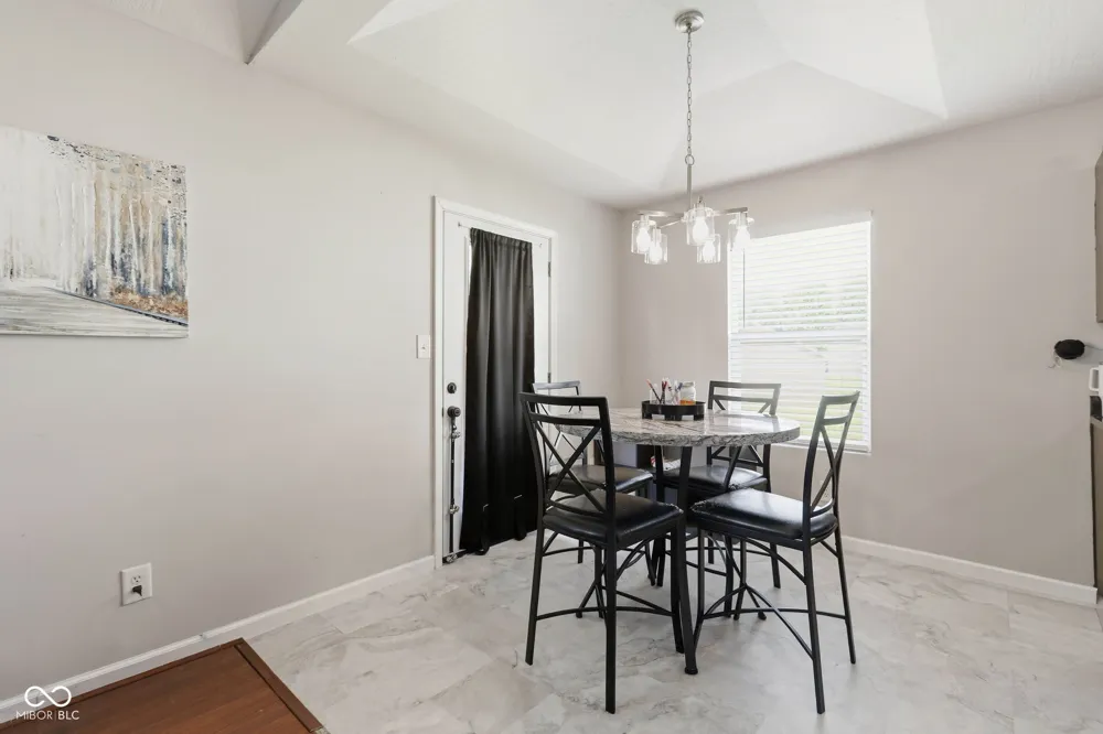 7358 S Millikan Court Nineveh, IN 46164
