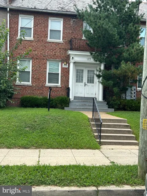 177 36TH STREET NE #4