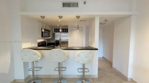 540 Brickell Key Dr #512