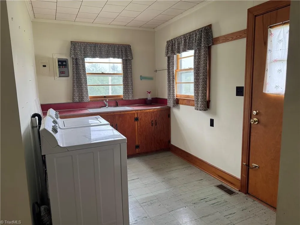 1100 Ben Smith Road Siler City, NC 27344