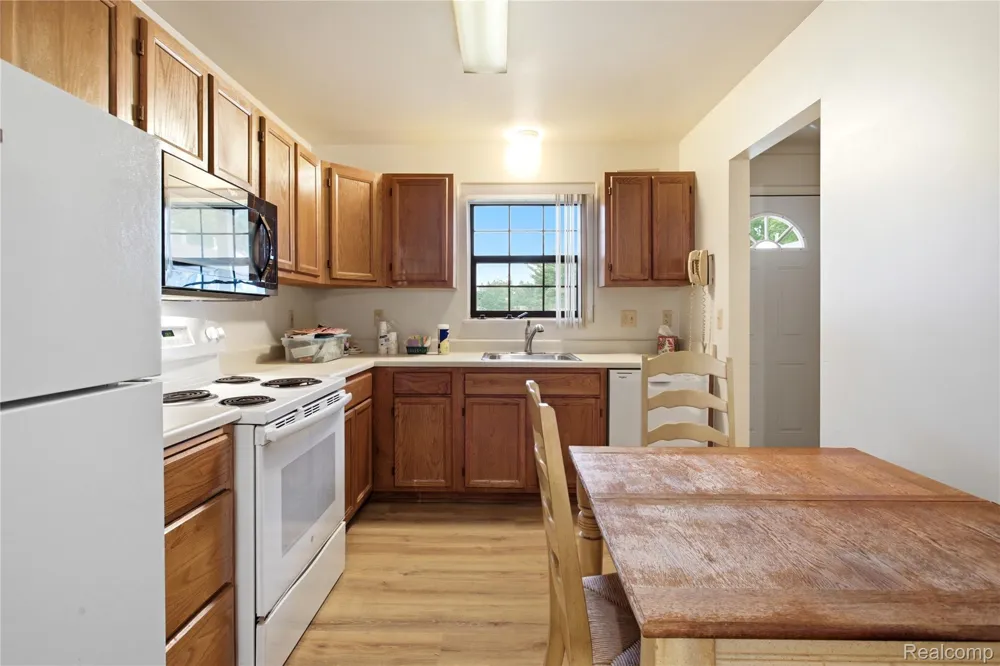 35893 Castlewood Court Westland City, MI 48185