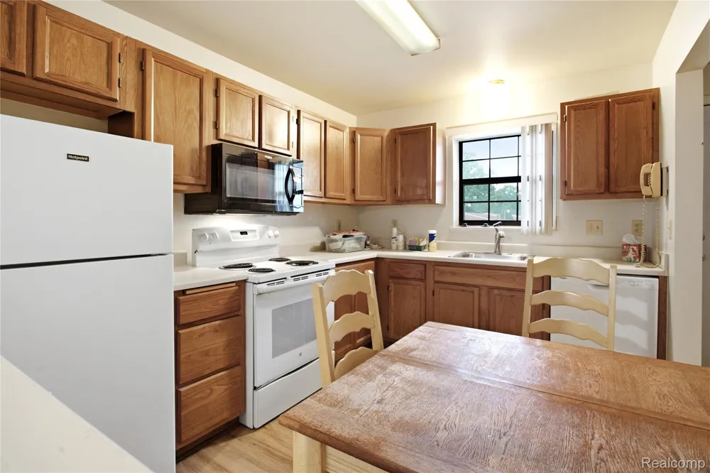 35893 Castlewood Court Westland City, MI 48185