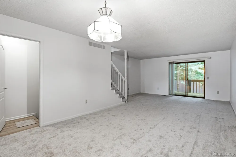 35893 Castlewood Court Westland City, MI 48185
