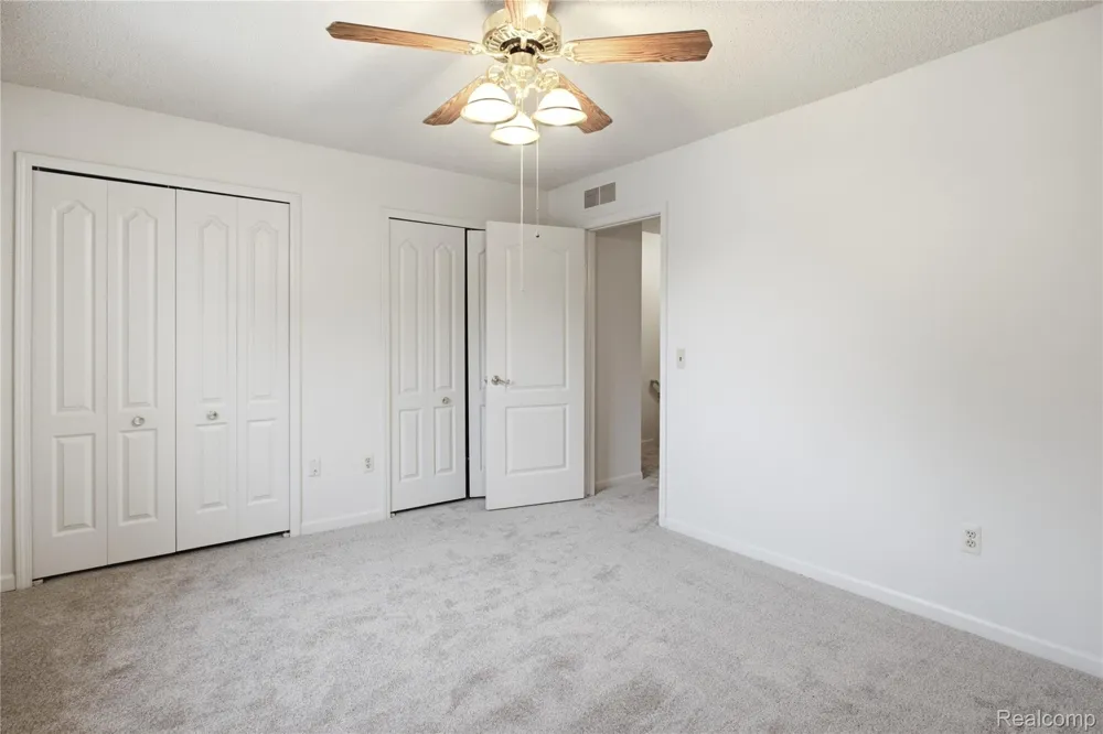 35893 Castlewood Court Westland City, MI 48185