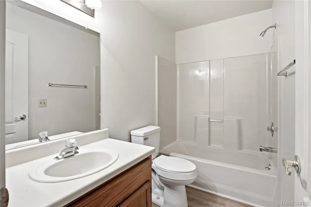35893 Castlewood Court Westland City, MI 48185