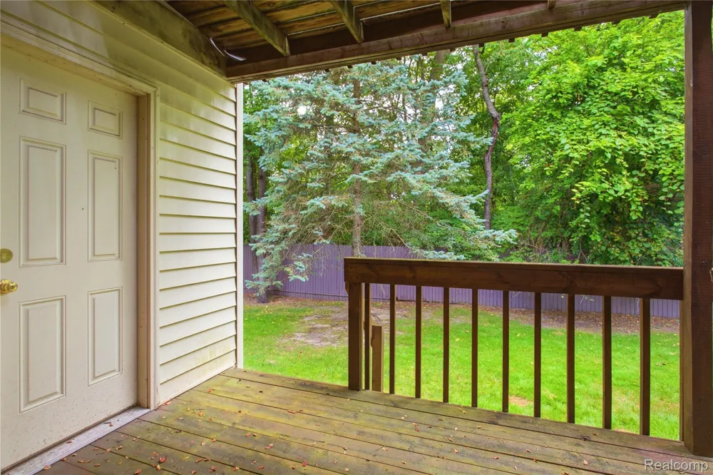 35893 Castlewood Court Westland City, MI 48185