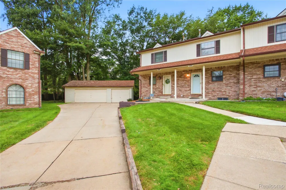 35893 Castlewood Court Westland City, MI 48185
