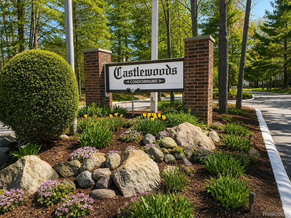 35893 Castlewood Court Westland City, MI 48185