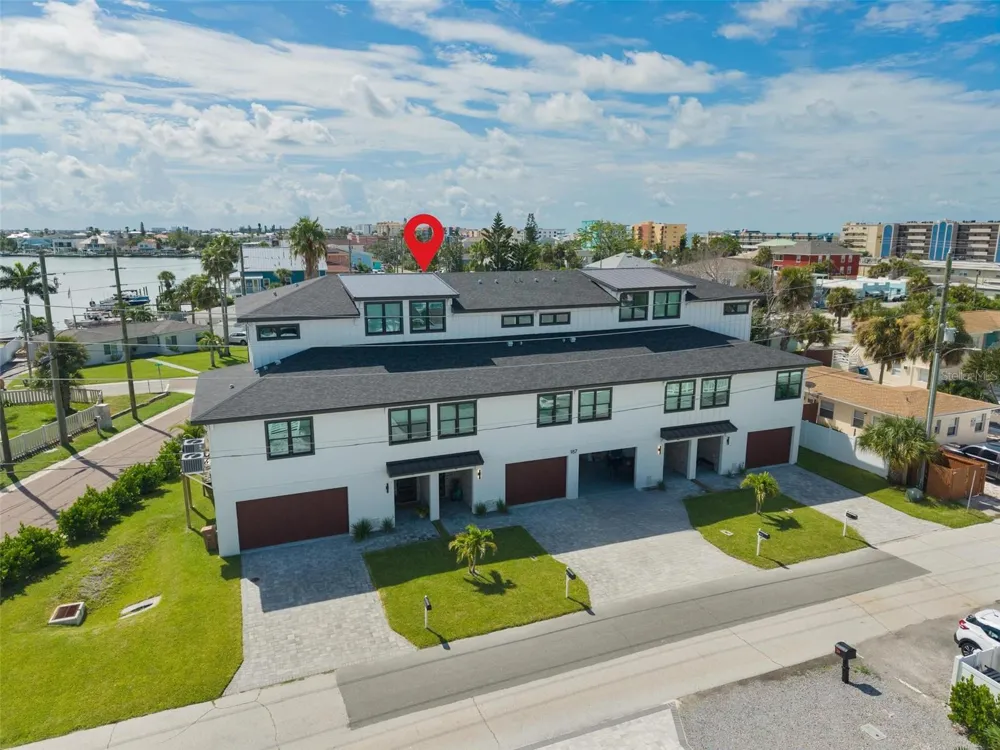 187 145TH AVENUE E #3 Madeira Beach, FL 33708