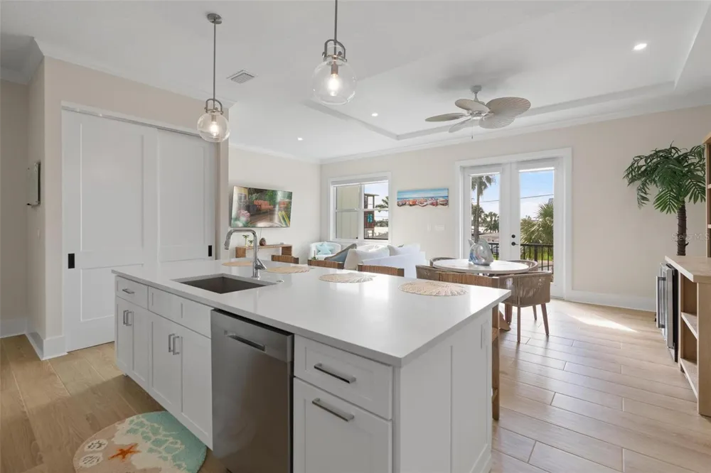187 145TH AVENUE E #3 Madeira Beach, FL 33708