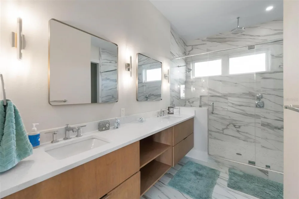 187 145TH AVENUE E #3 Madeira Beach, FL 33708