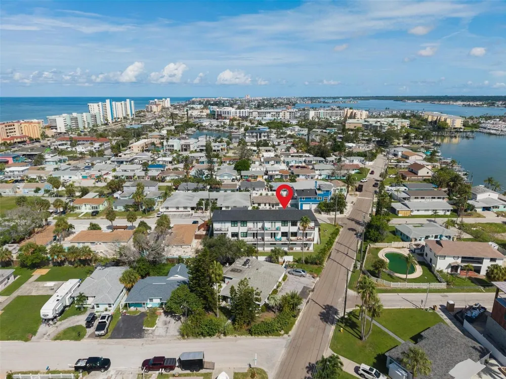 187 145TH AVENUE E #3 Madeira Beach, FL 33708