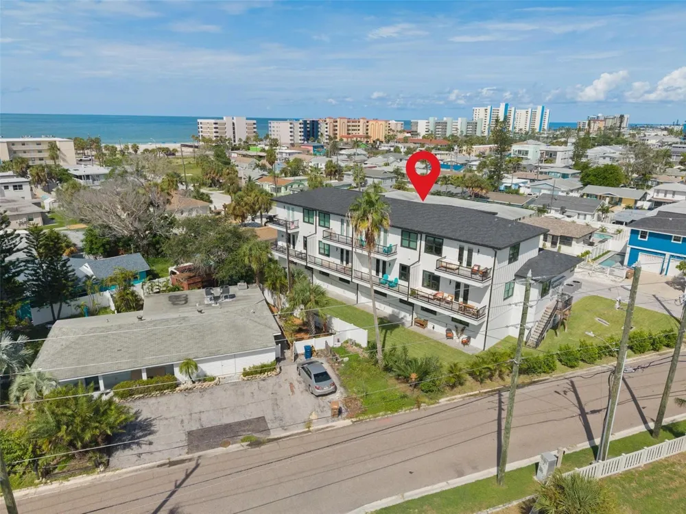 187 145TH AVENUE E #3 Madeira Beach, FL 33708