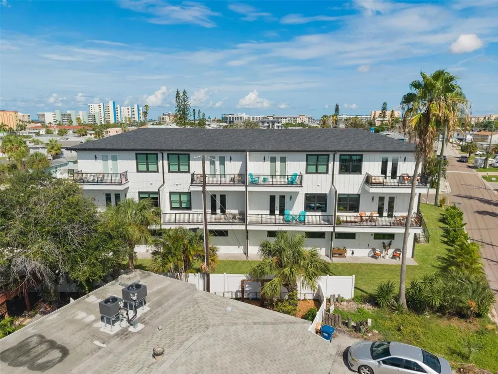 187 145TH AVENUE E #3 Madeira Beach, FL 33708