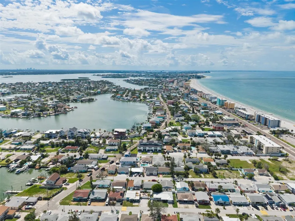 187 145TH AVENUE E #3 Madeira Beach, FL 33708