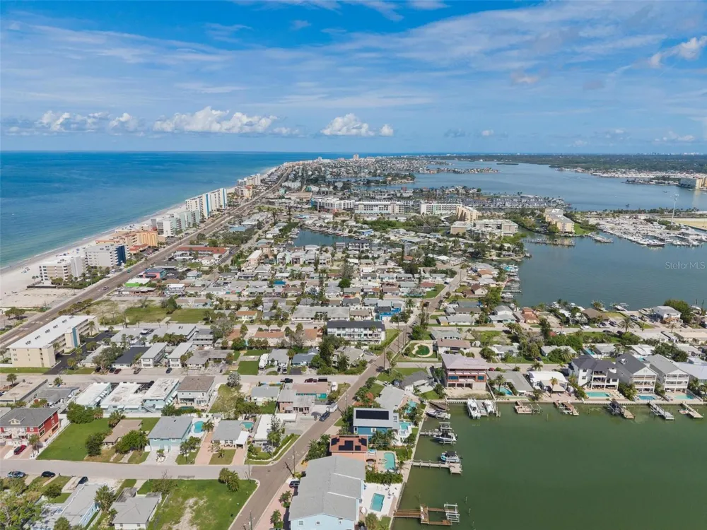 187 145TH AVENUE E #3 Madeira Beach, FL 33708