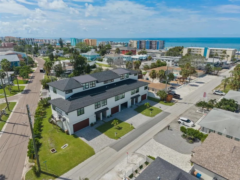 187 145TH AVENUE E #3 Madeira Beach, FL 33708
