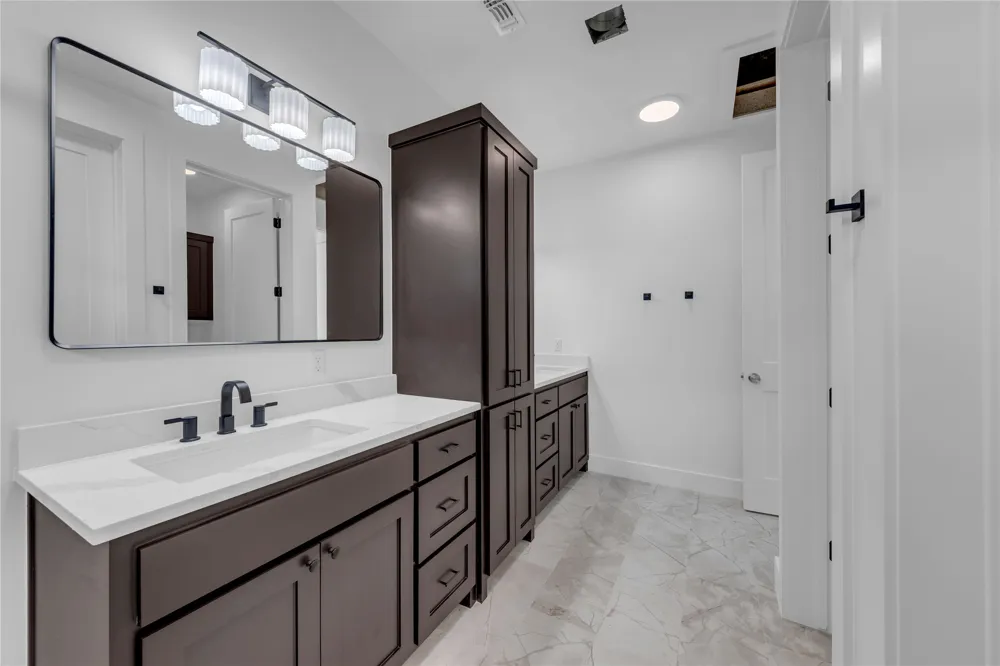 515 Sun Ray Horseshoe Bay, TX 78657