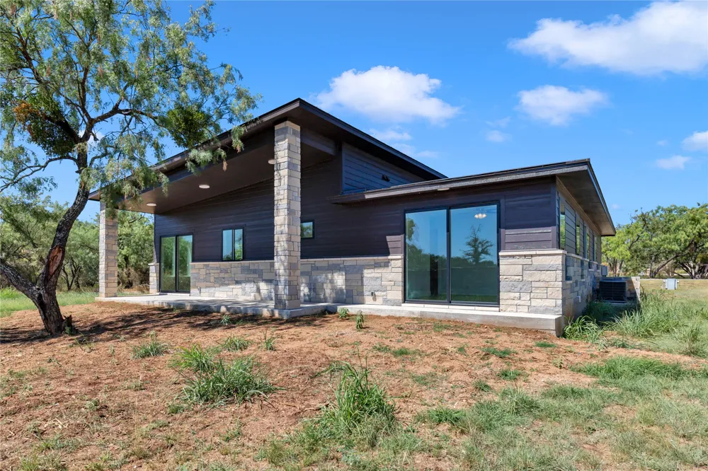 515 Sun Ray Horseshoe Bay, TX 78657