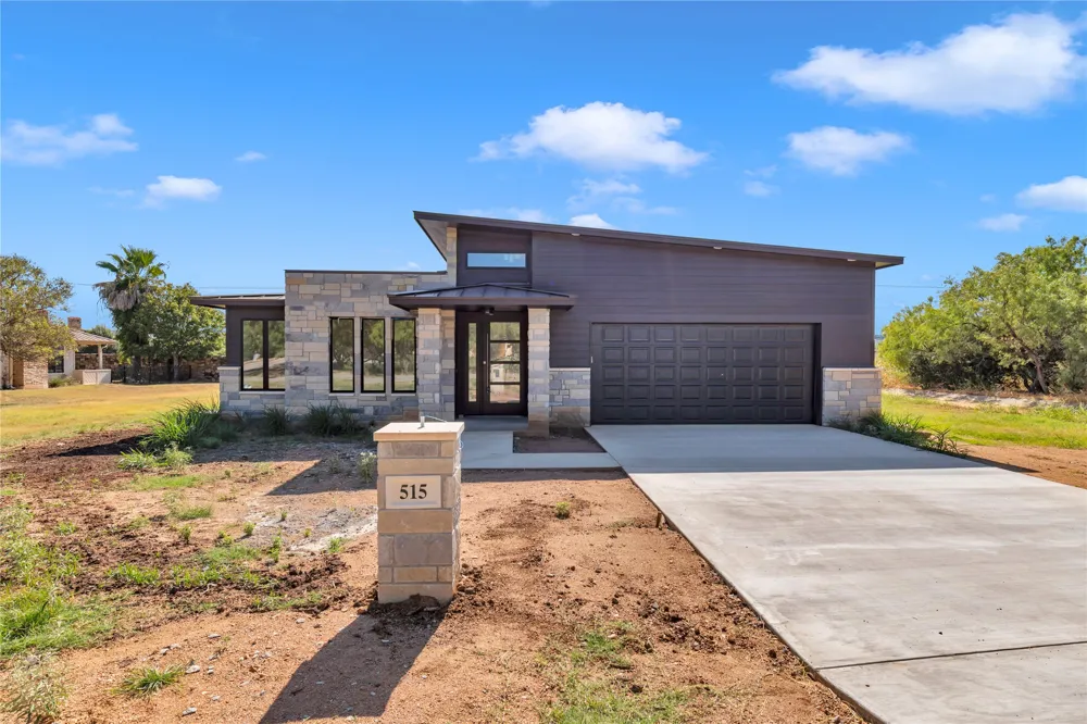515 Sun Ray Horseshoe Bay, TX 78657