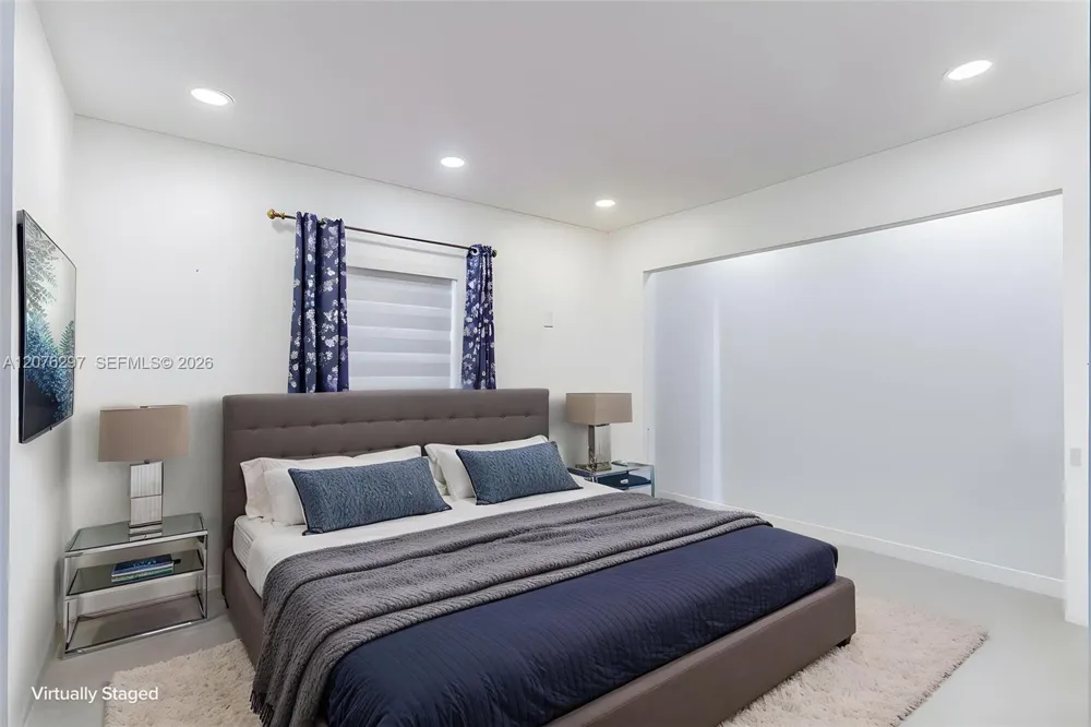 233 W 39th Pl Hialeah, FL 33012