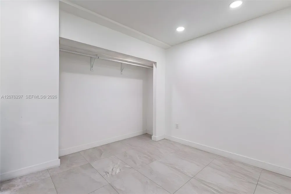 233 W 39th Pl Hialeah, FL 33012