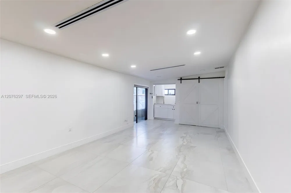 233 W 39th Pl Hialeah, FL 33012