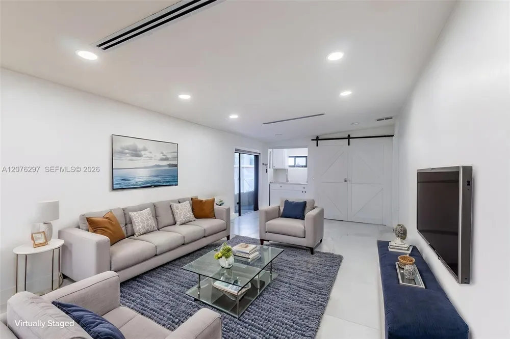 233 W 39th Pl Hialeah, FL 33012