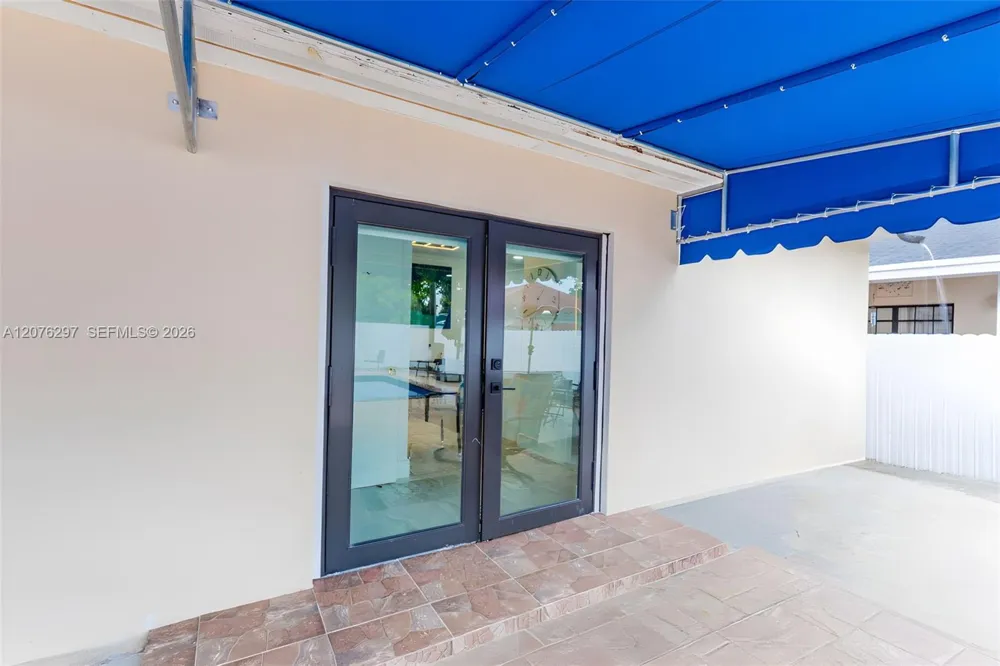 233 W 39th Pl Hialeah, FL 33012
