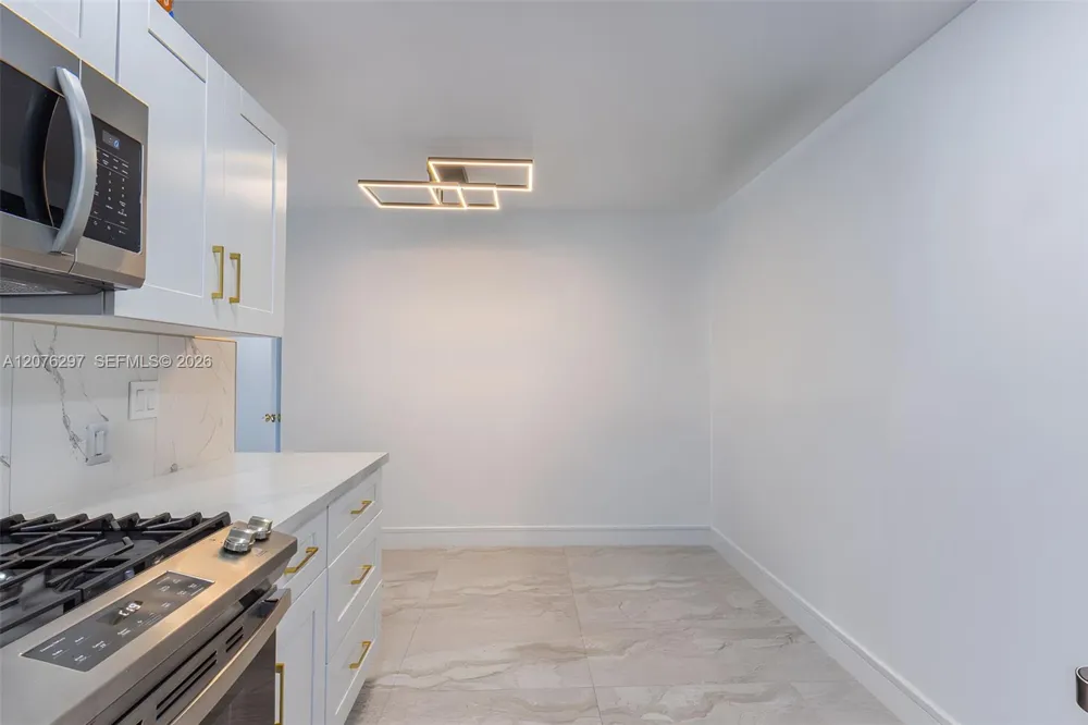 233 W 39th Pl Hialeah, FL 33012