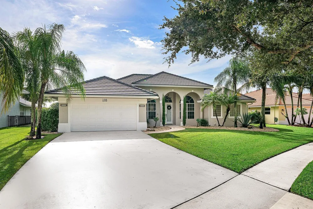 198 Cypress Trace Royal Palm Beach, FL 33411