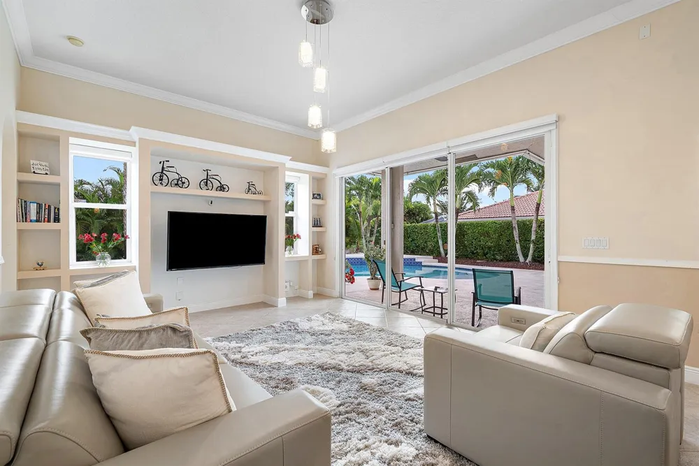 198 Cypress Trace Royal Palm Beach, FL 33411