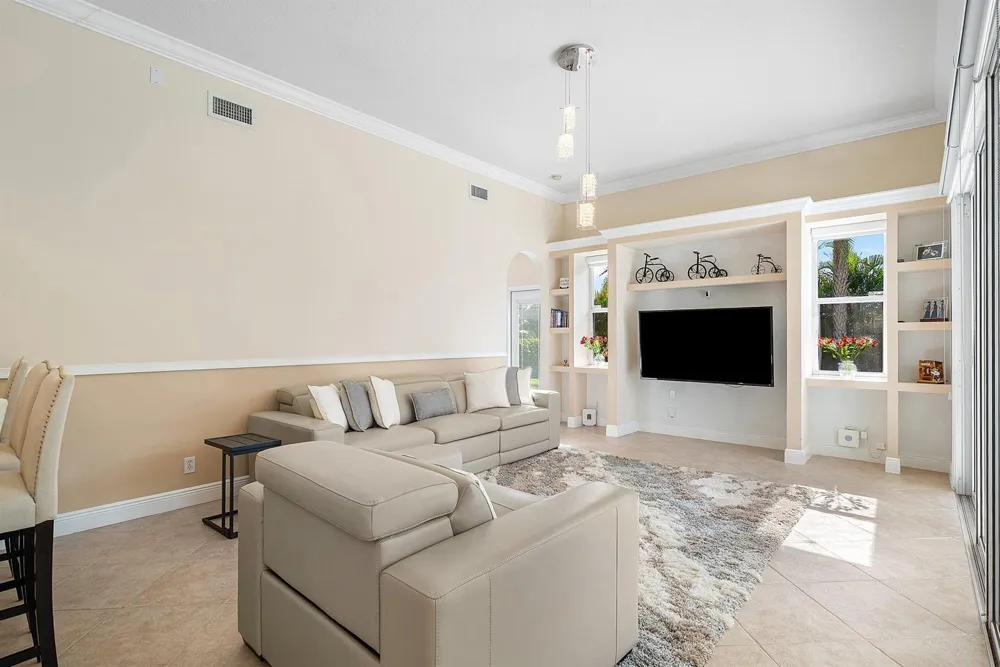 198 Cypress Trace Royal Palm Beach, FL 33411