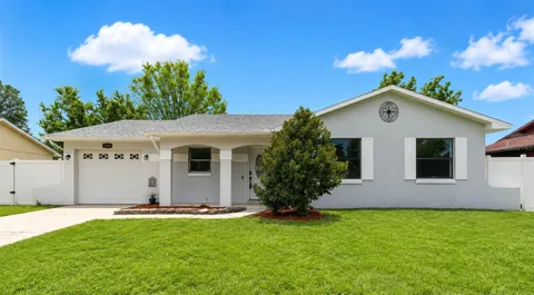 1427 BENWICK WAY