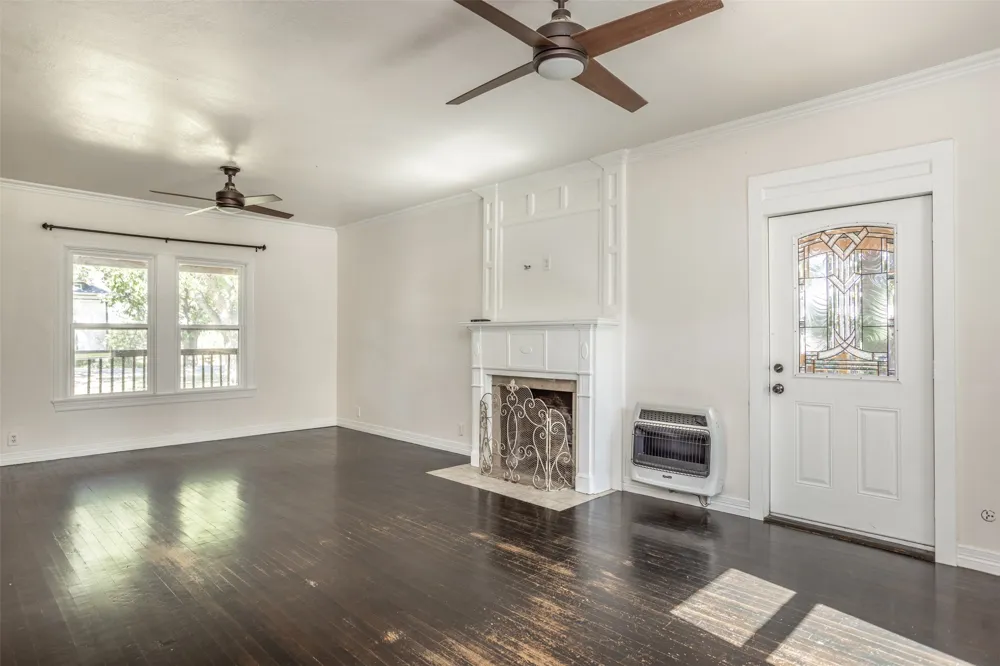 610 S Lee Street Valley View, TX 76272