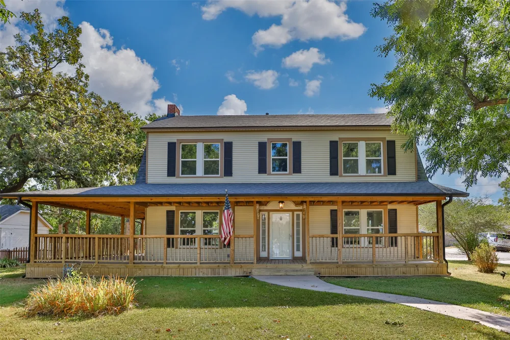 610 S Lee Street Valley View, TX 76272