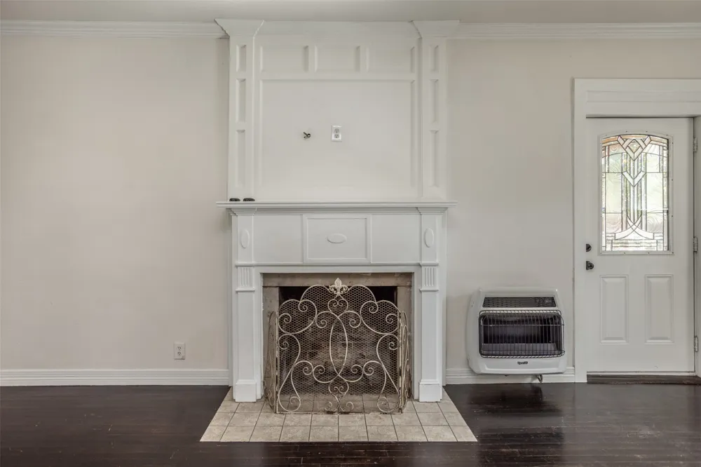 610 S Lee Street Valley View, TX 76272