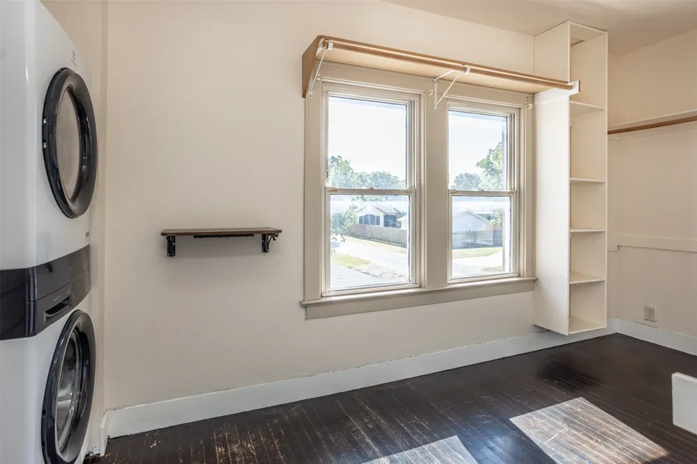 610 S Lee Street Valley View, TX 76272