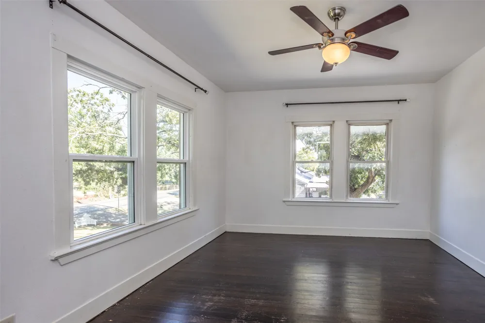 610 S Lee Street Valley View, TX 76272