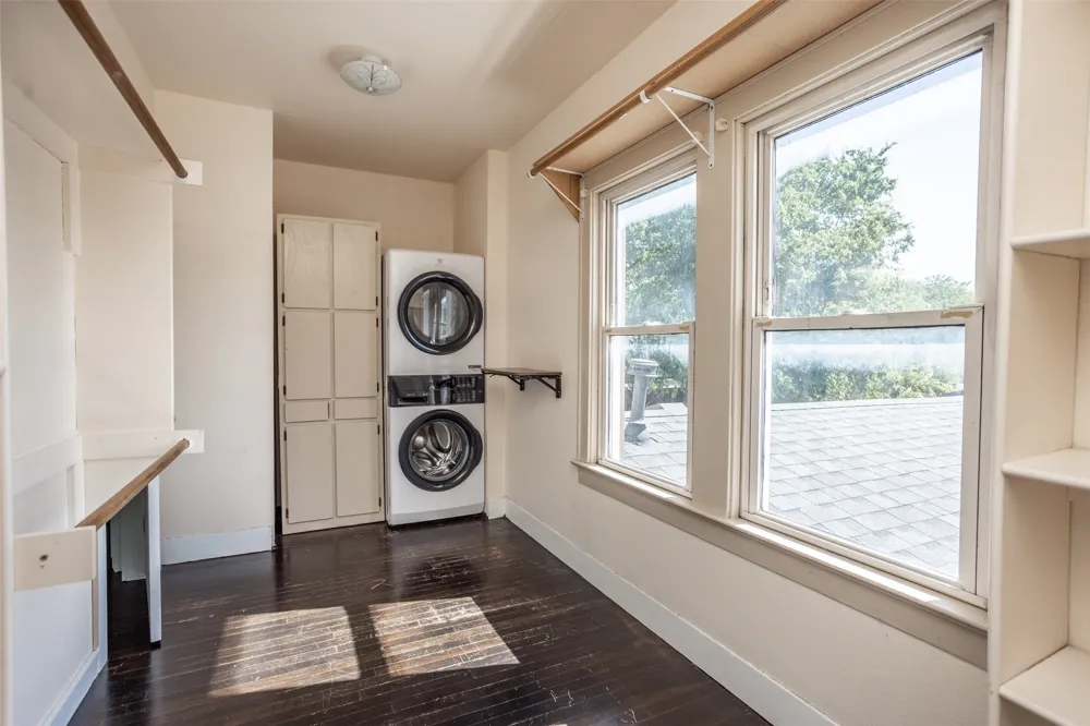 610 S Lee Street Valley View, TX 76272