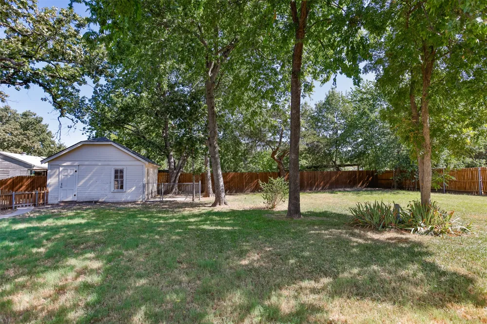 610 S Lee Street Valley View, TX 76272