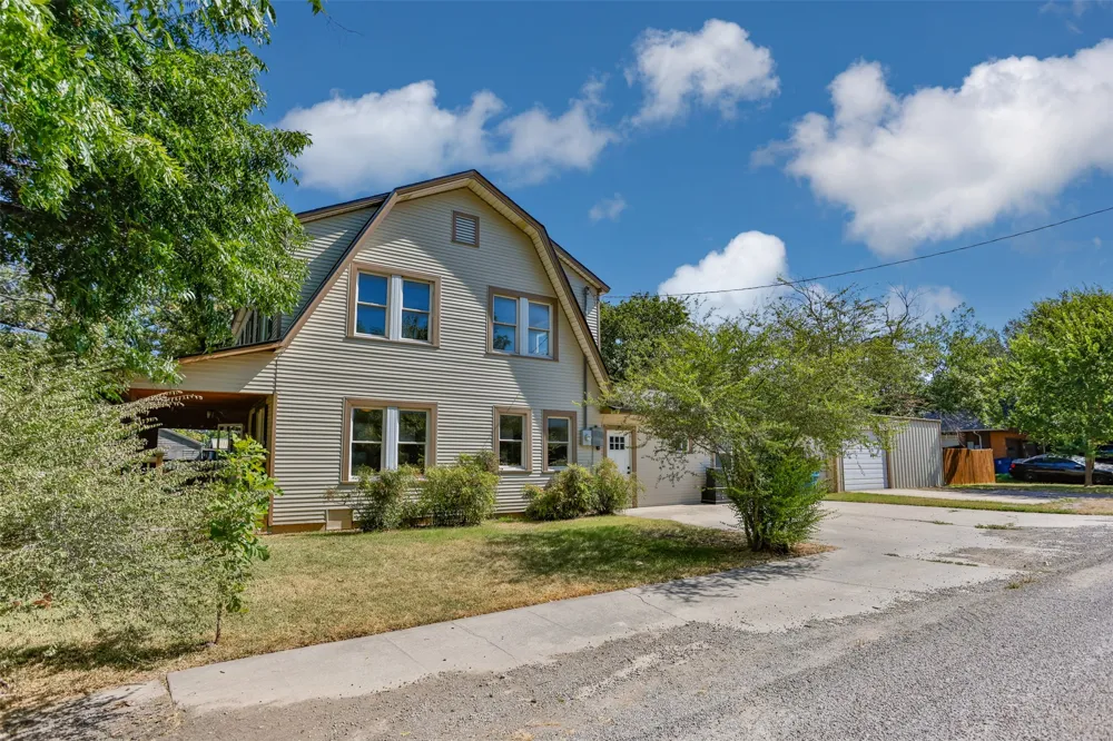 610 S Lee Street Valley View, TX 76272
