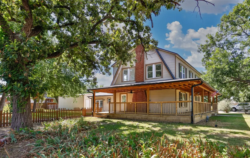 610 S Lee Street Valley View, TX 76272