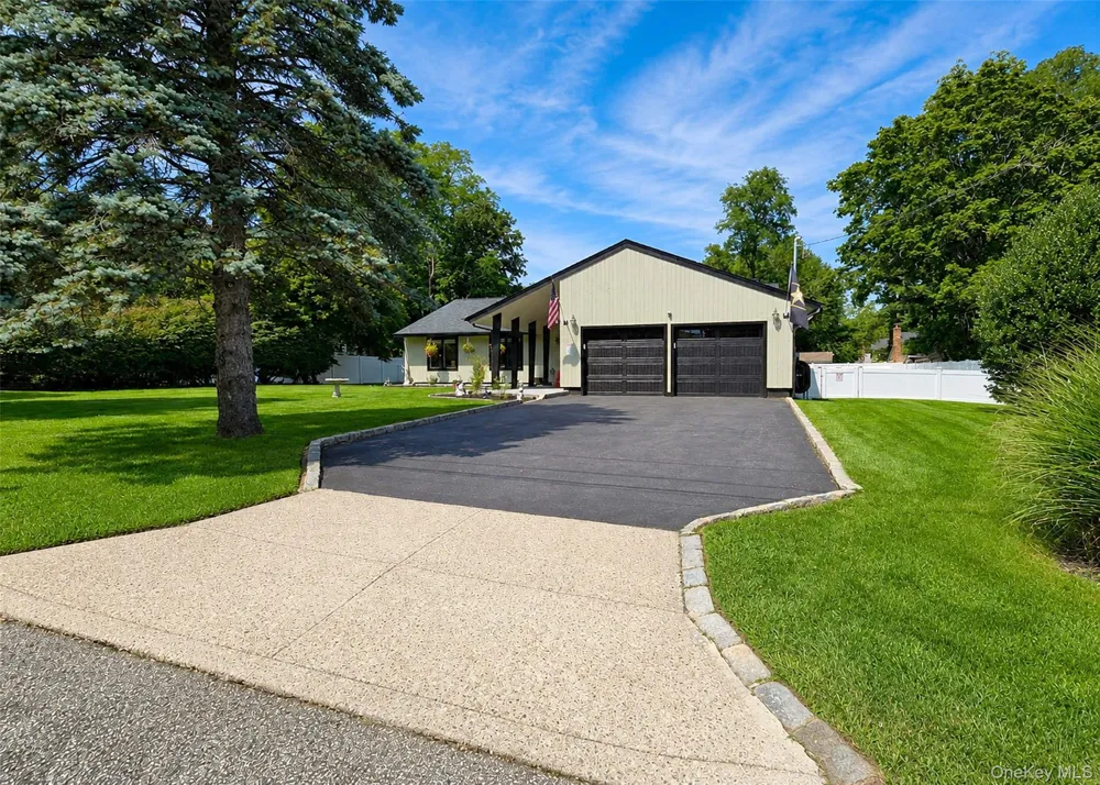 3 Stratford Road Miller Place, NY 11764